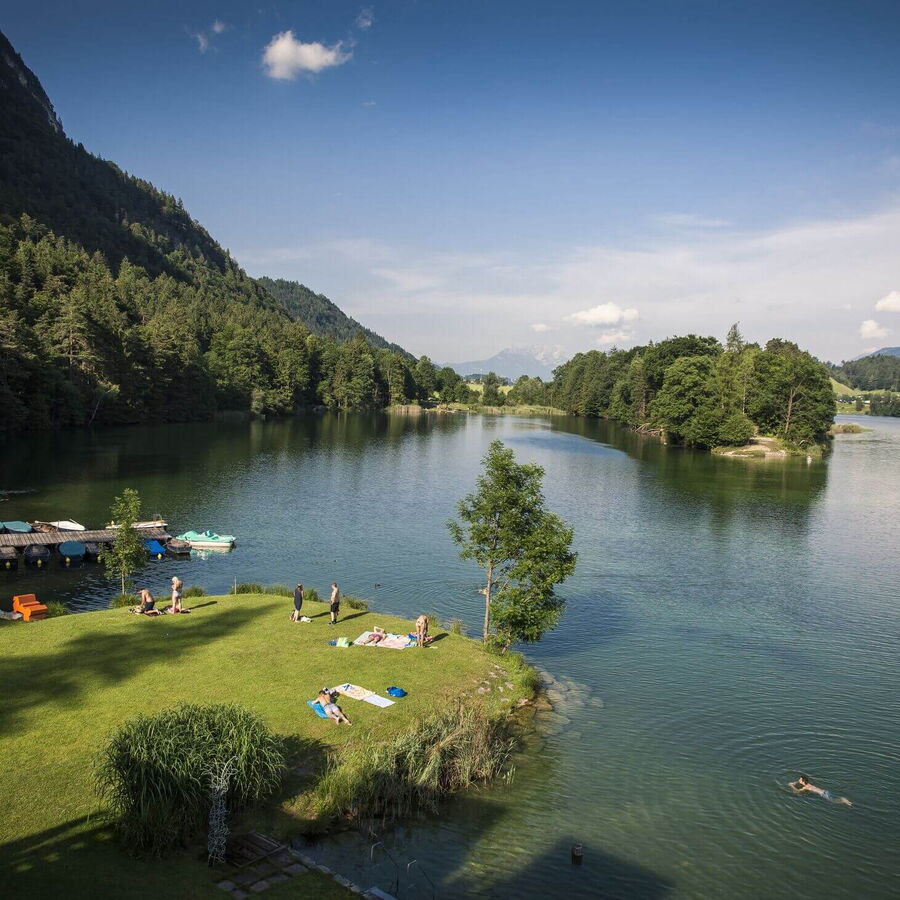 Der Reintalersee im Sommer.